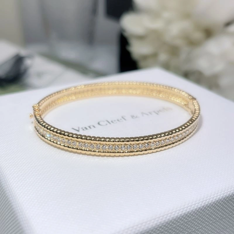 Supportive Vca Bracelets 255493