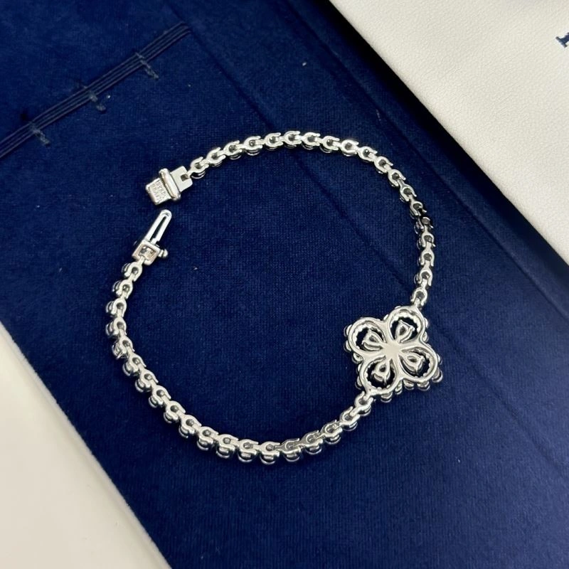 Minimalist Vca Bracelets 255500