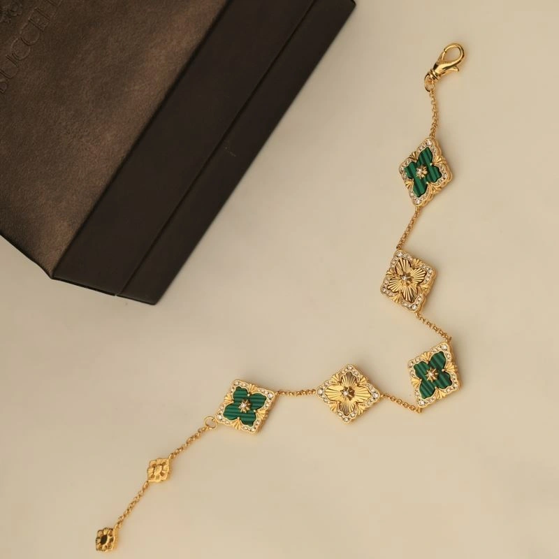 Lightweight Vca Bracelets 255491
