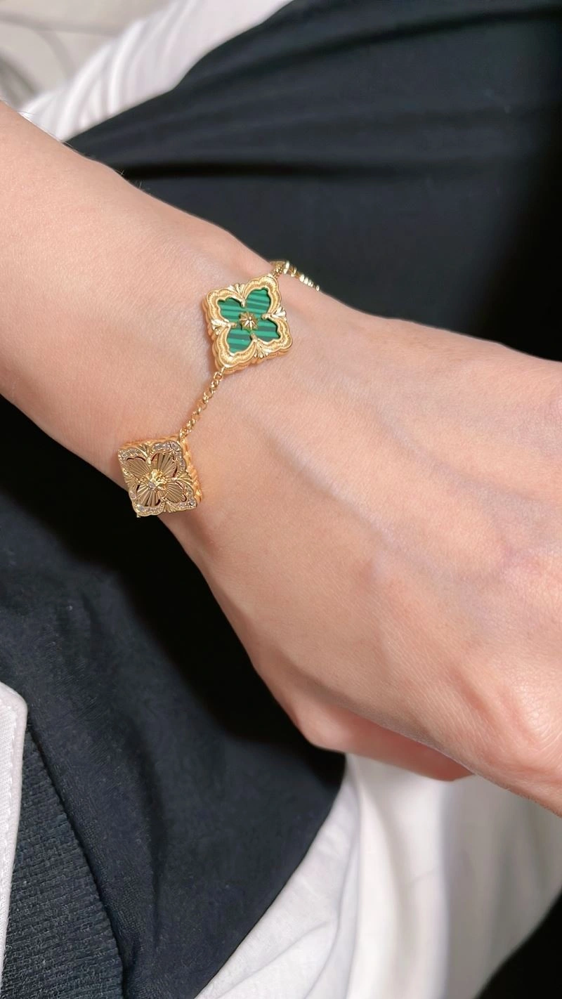 Lightweight Vca Bracelets 255491