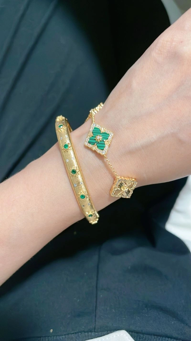 Lightweight Vca Bracelets 255491