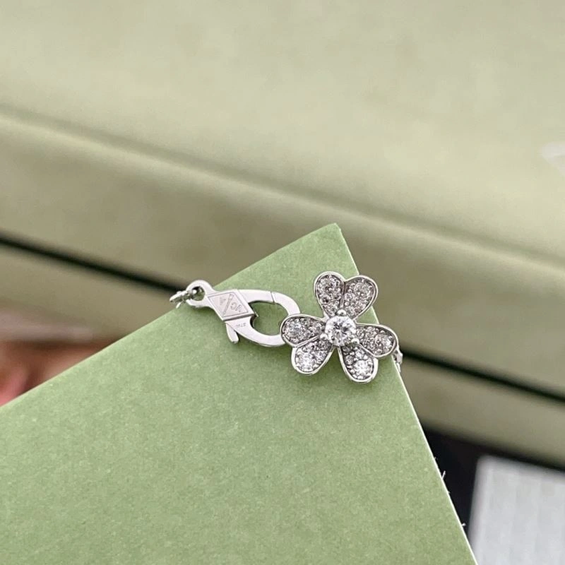 Vca Bracelets SmoothTexture 255393