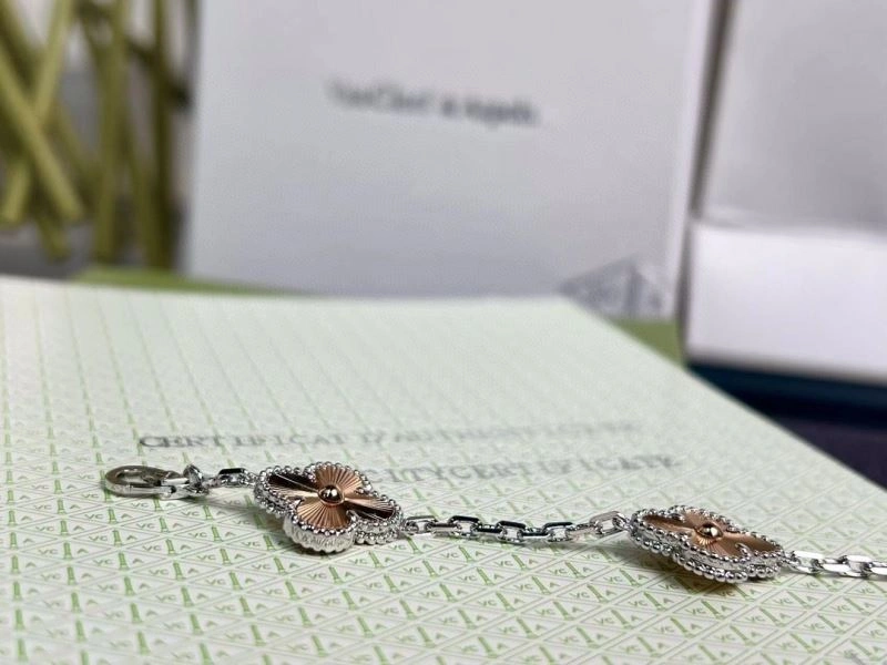 Trendy Vca Bracelets 255333