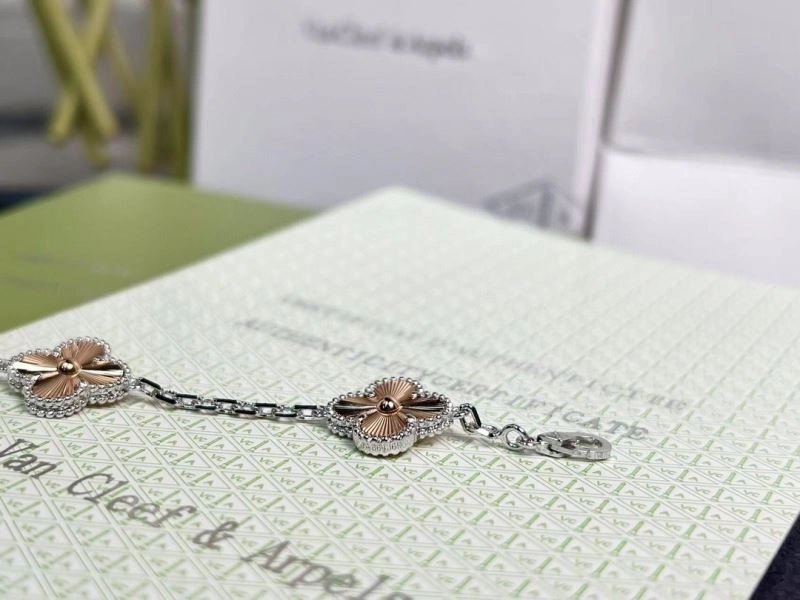 Trendy Vca Bracelets 255333