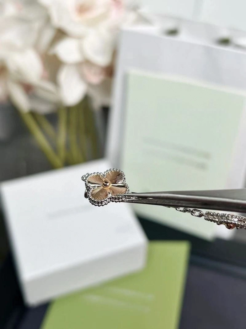 Trendy Vca Bracelets 255333