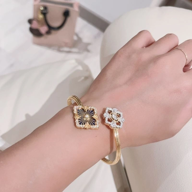 WellDesigned Vca Bracelets 255321