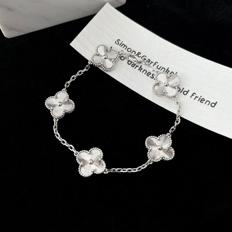 FreshLook Vca Bracelets 255330