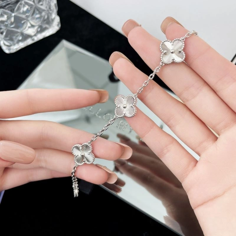 FreshLook Vca Bracelets 255330