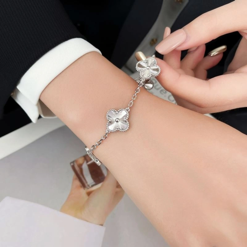 FreshLook Vca Bracelets 255330
