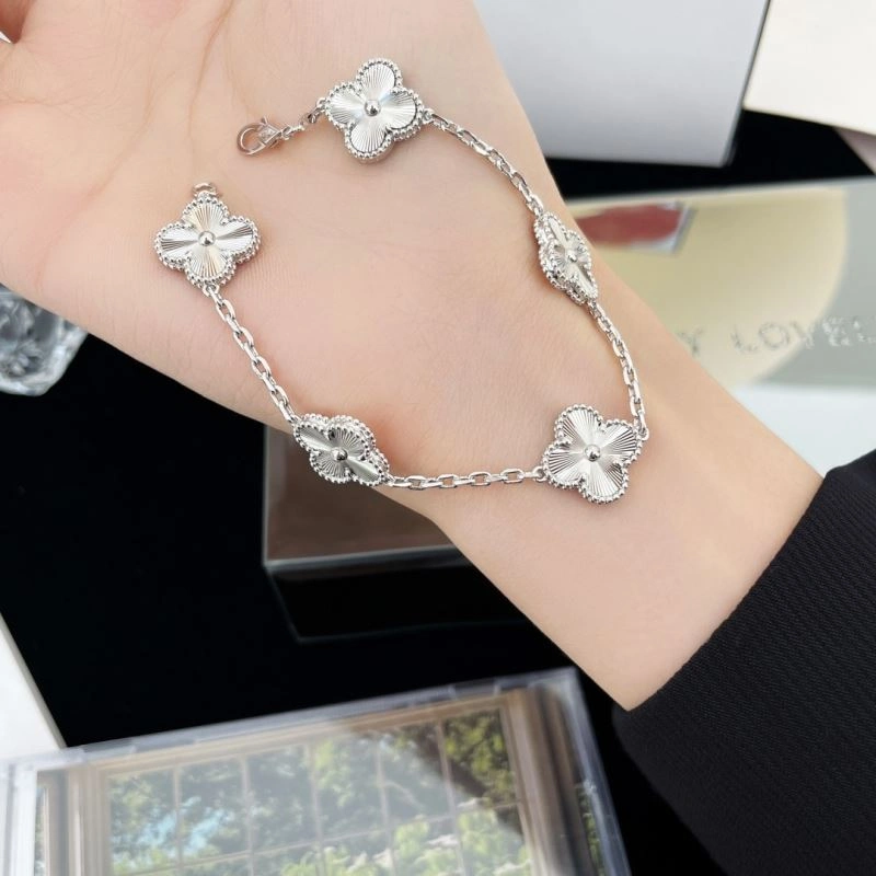 FreshLook Vca Bracelets 255330