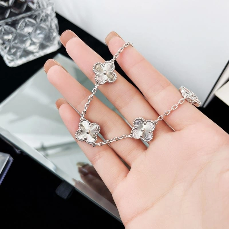 FreshLook Vca Bracelets 255330