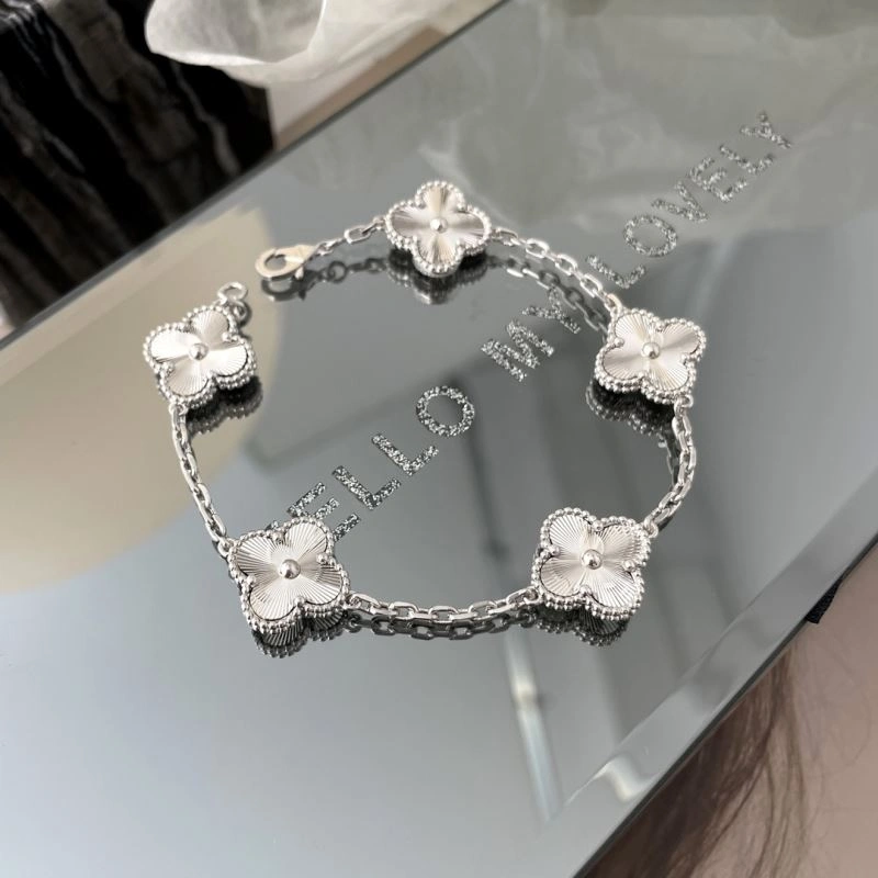 FreshLook Vca Bracelets 255330