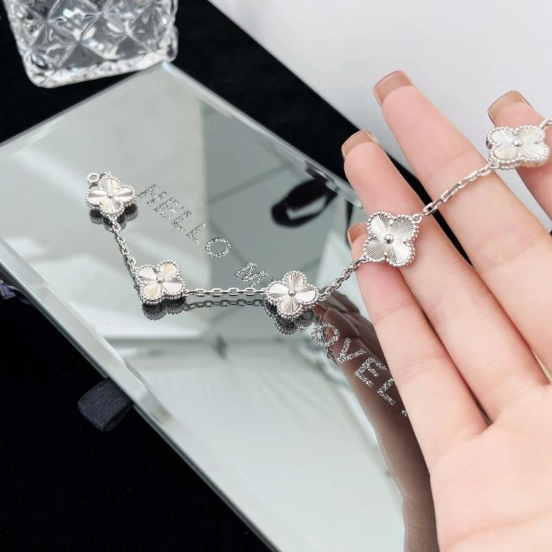 FreshLook Vca Bracelets 255330