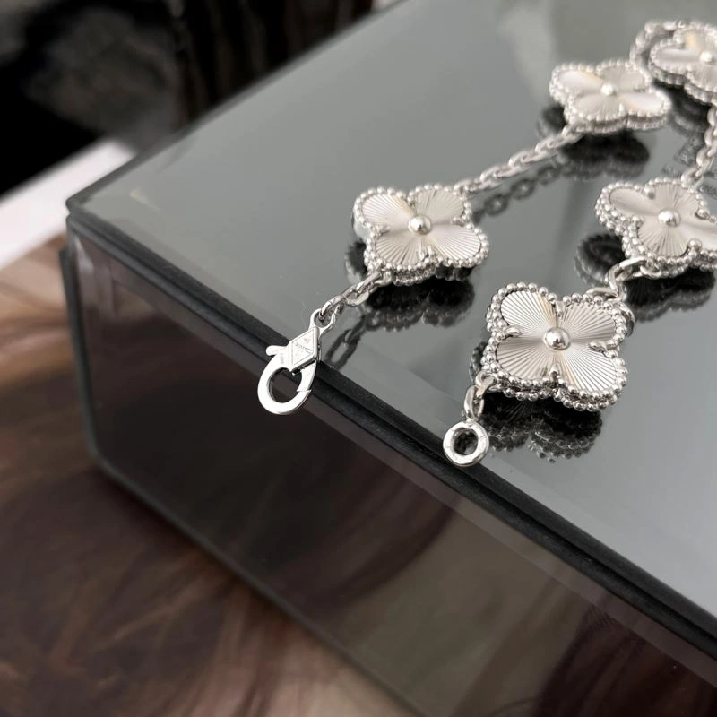 FreshLook Vca Bracelets 255330