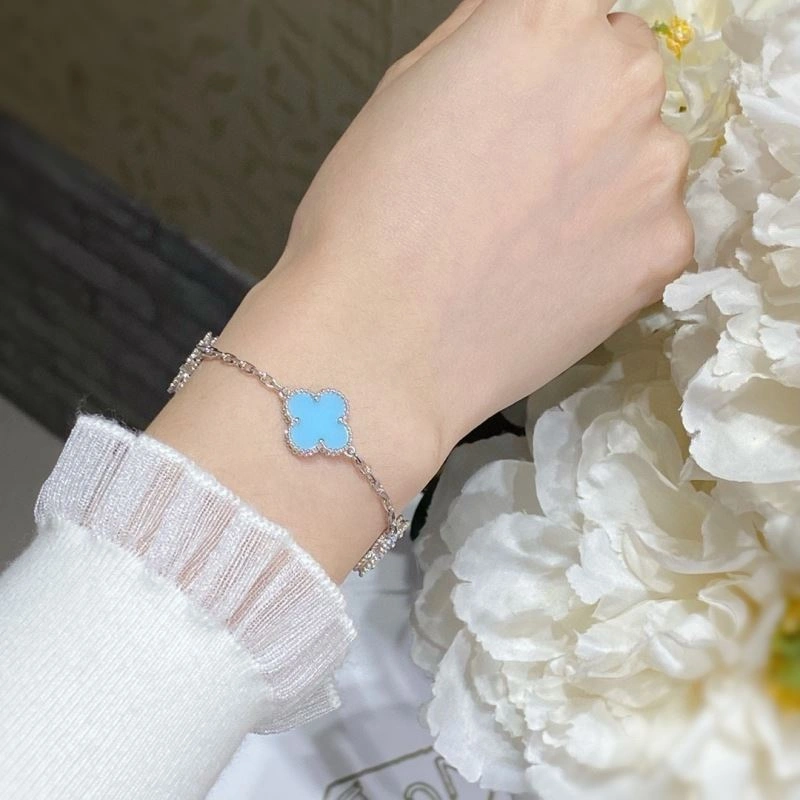 ComfortFit Vca Bracelets 255332
