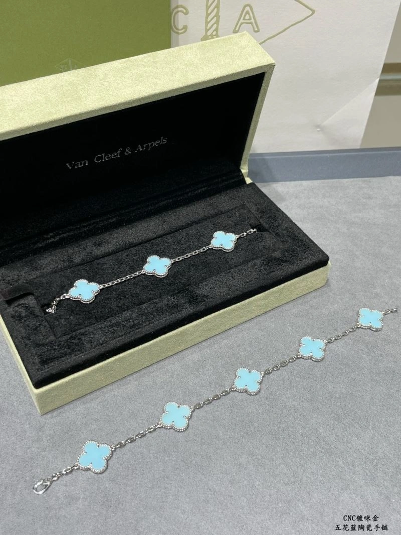 ComfortFit Vca Bracelets 255332