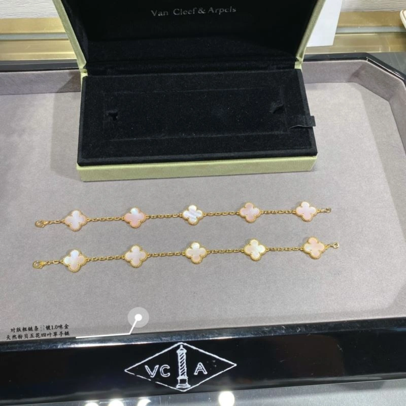 Snug Vca Bracelets 255315
