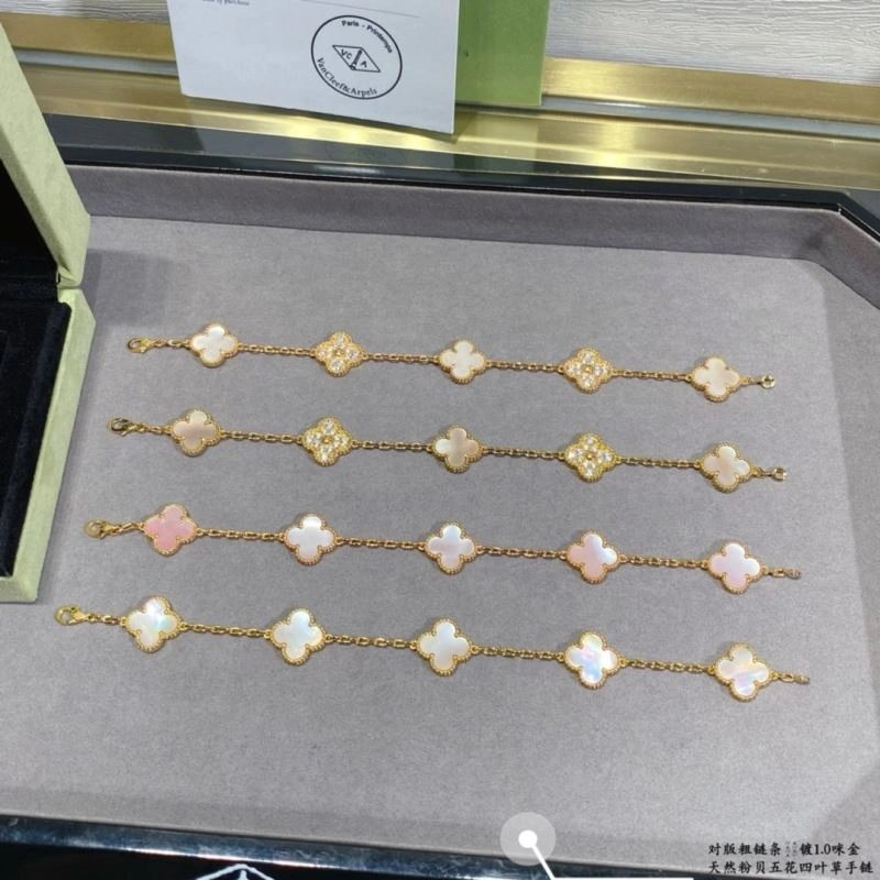 Snug Vca Bracelets 255315