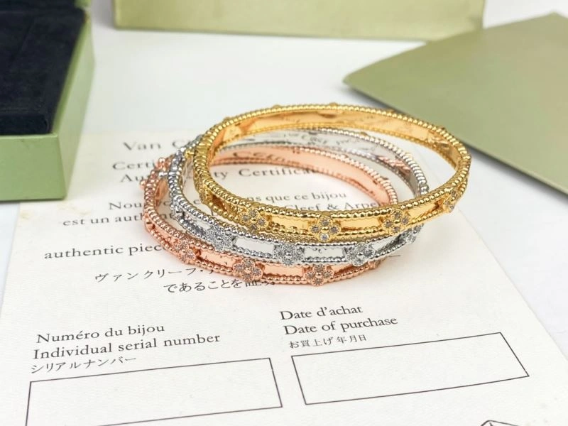 Efficient Vca Bracelets 255312