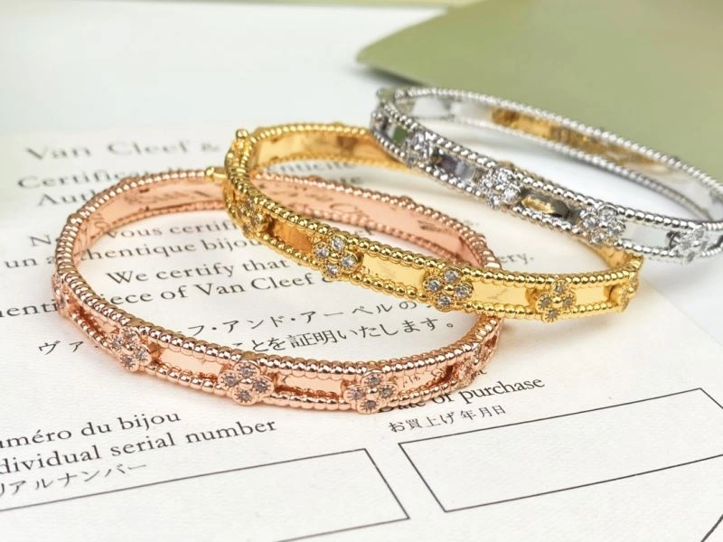 Efficient Vca Bracelets 255312