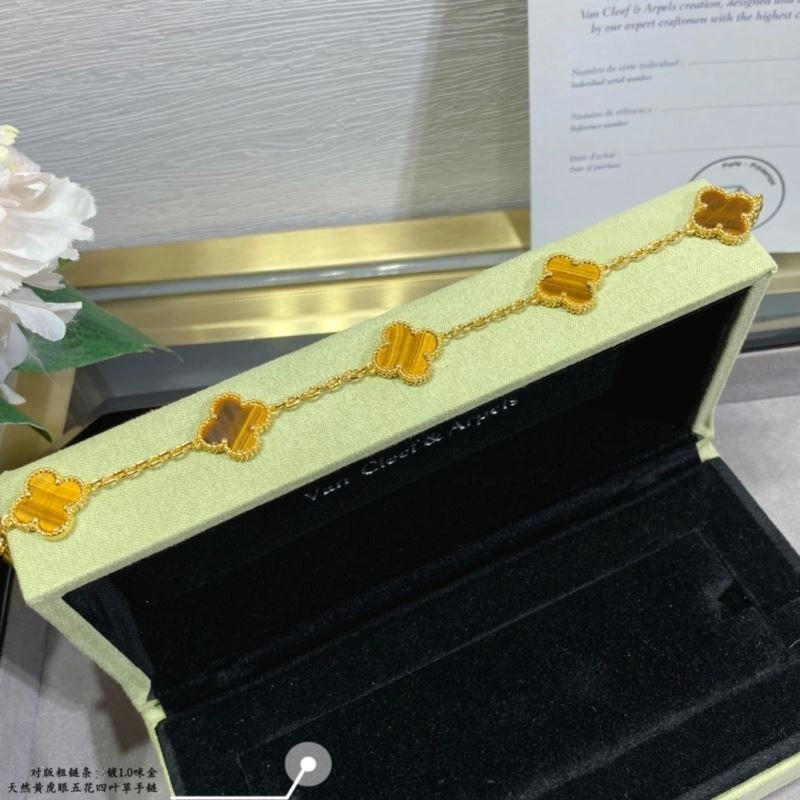 Elegant Vca Bracelets 255311