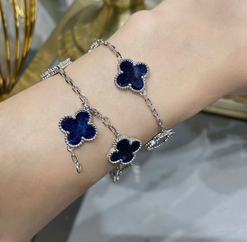 Vca Bracelets SmoothTexture 255310