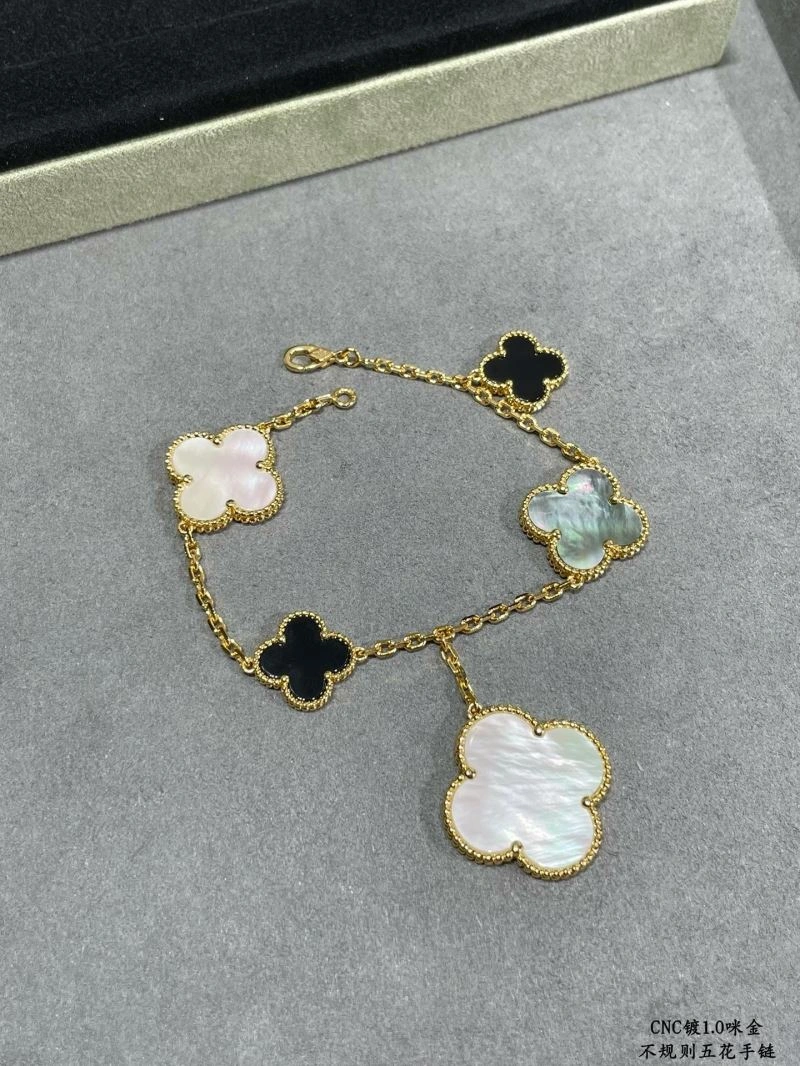 Vca Bracelets UrbanChic 255293