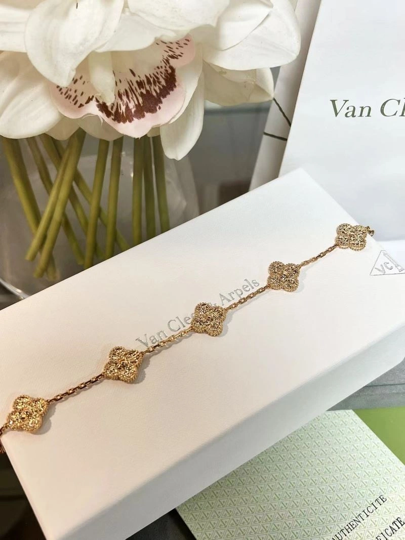ComfortFit Vca Bracelets 255297
