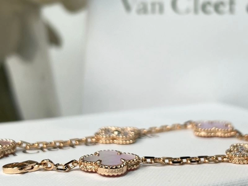 Vca Bracelets WellDesigned 255280
