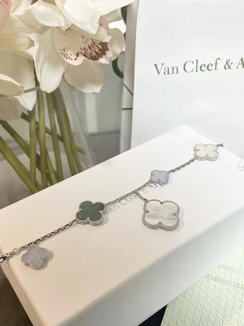 FreshLook Vca Bracelets 255278