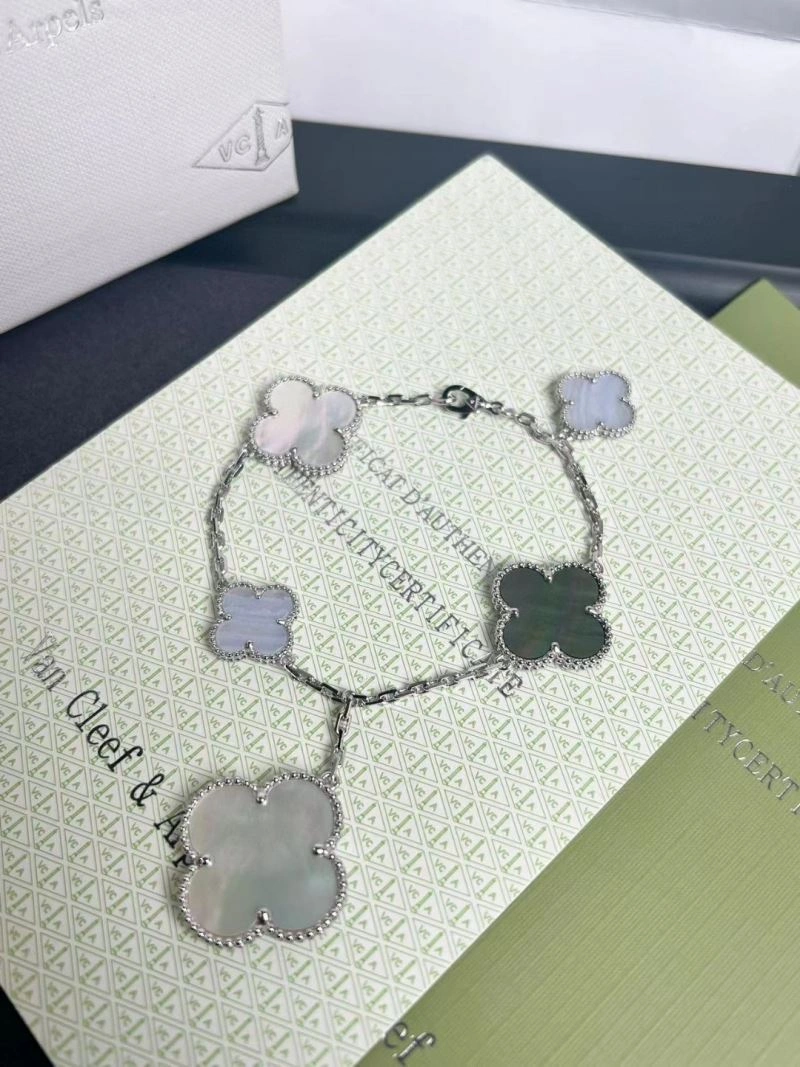 FreshLook Vca Bracelets 255278