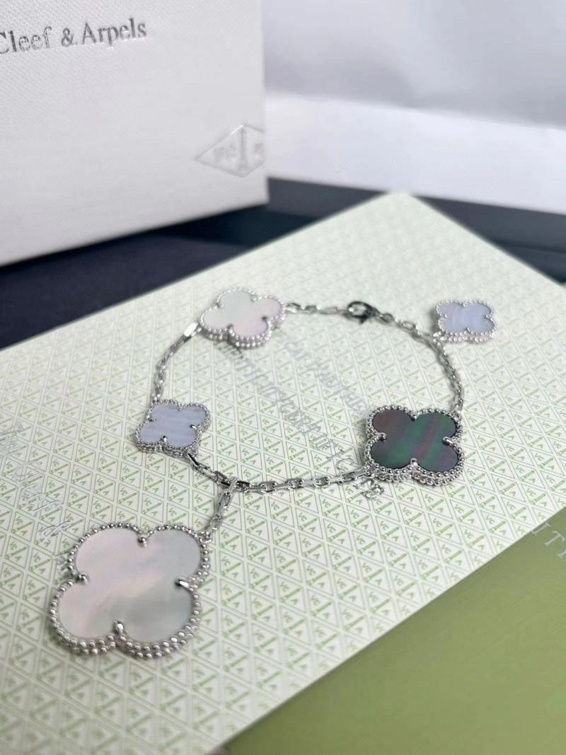 FreshLook Vca Bracelets 255278