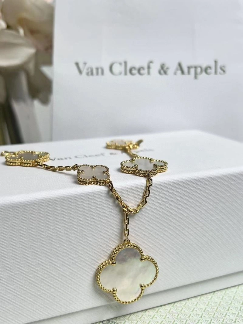 Minimalist Vca Bracelets 255285