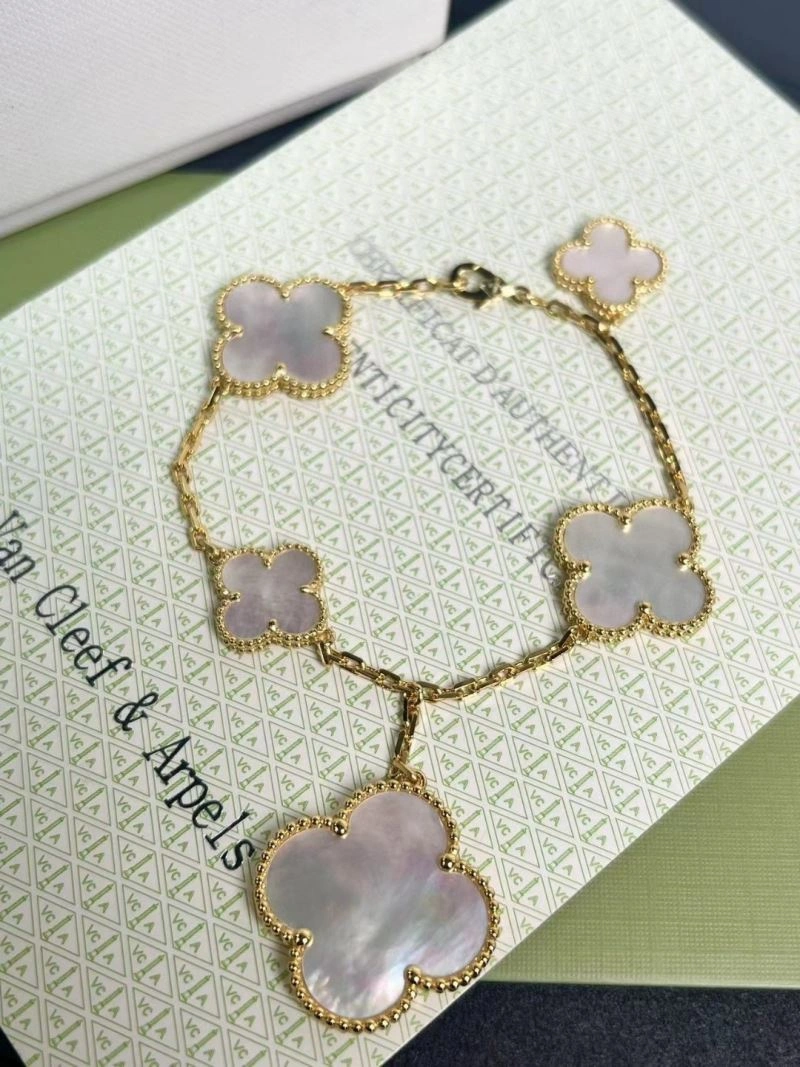 Minimalist Vca Bracelets 255285