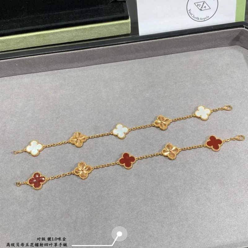Vca Bracelets Stylish 255299