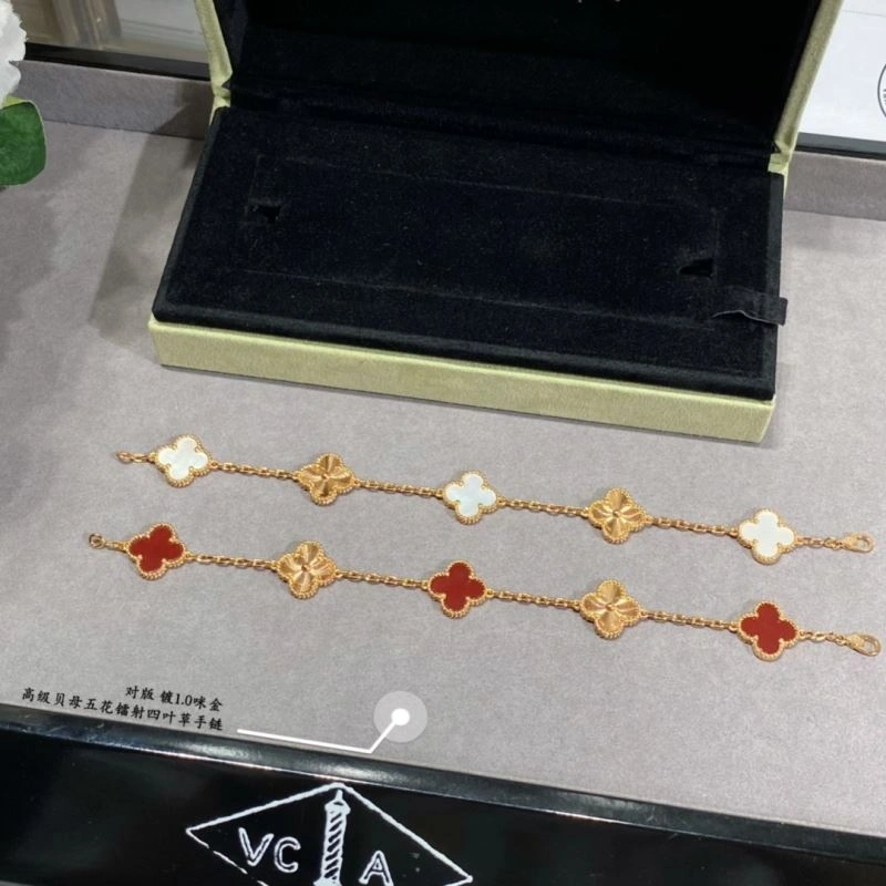 Vca Bracelets Stylish 255299