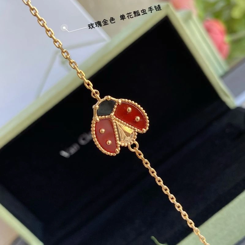 Vca Bracelets Efficient 255296