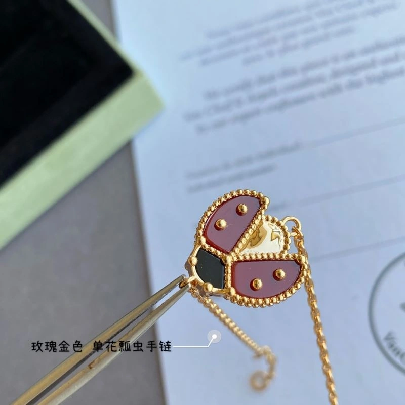 Vca Bracelets Efficient 255296