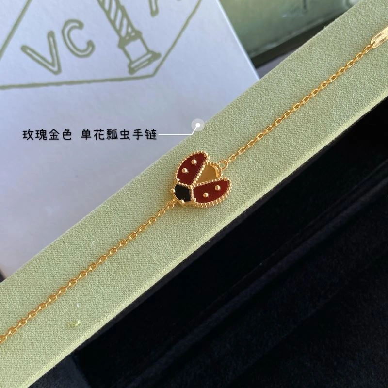 Vca Bracelets Efficient 255296