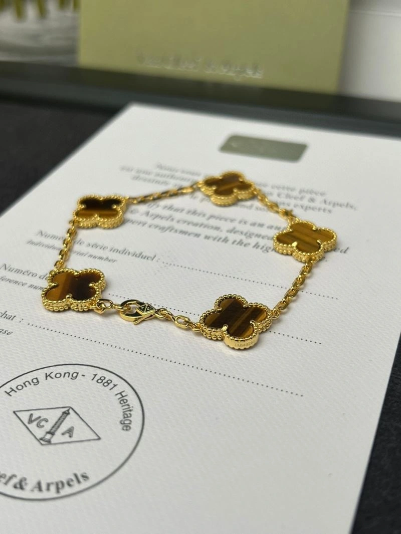 WellDesigned Vca Bracelets 255082