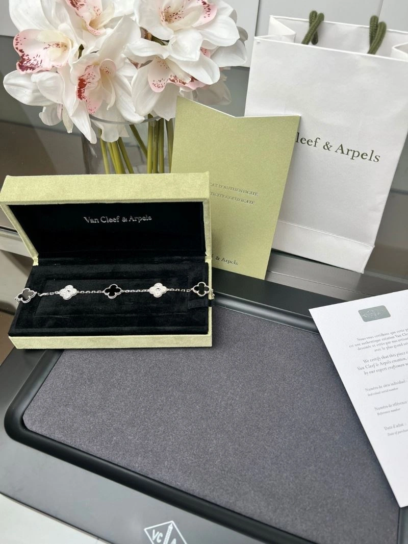 Packable Vca Bracelets 255086