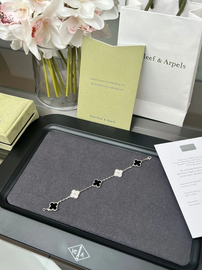 Packable Vca Bracelets 255086