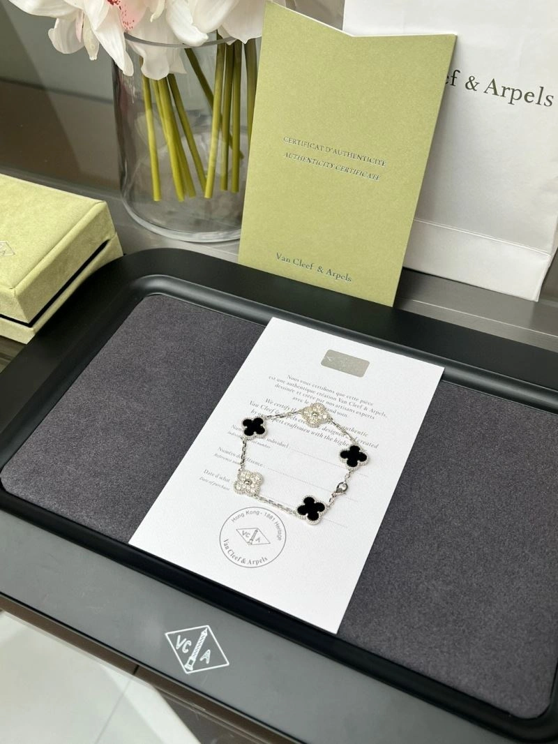 Packable Vca Bracelets 255086