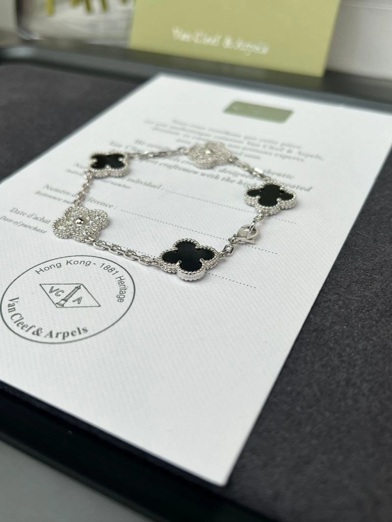 Packable Vca Bracelets 255086