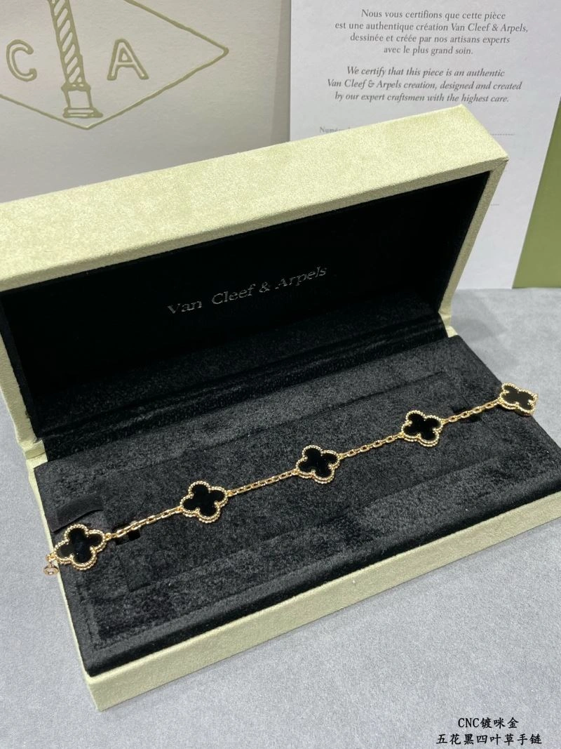 Seasonal Vca Bracelets 255062