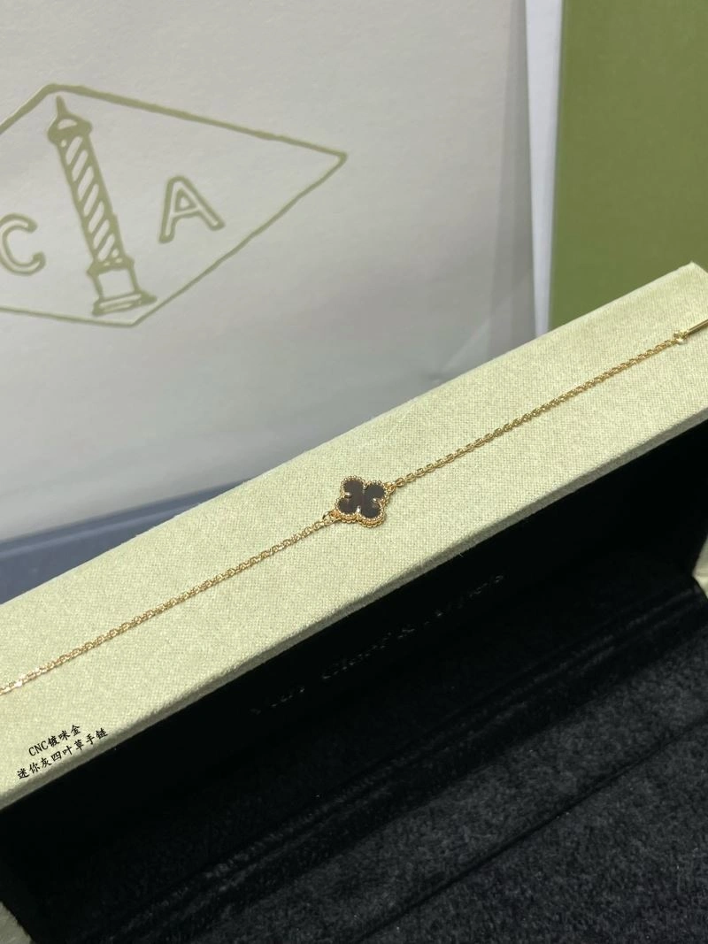 Vca Bracelets Minimalist 255057