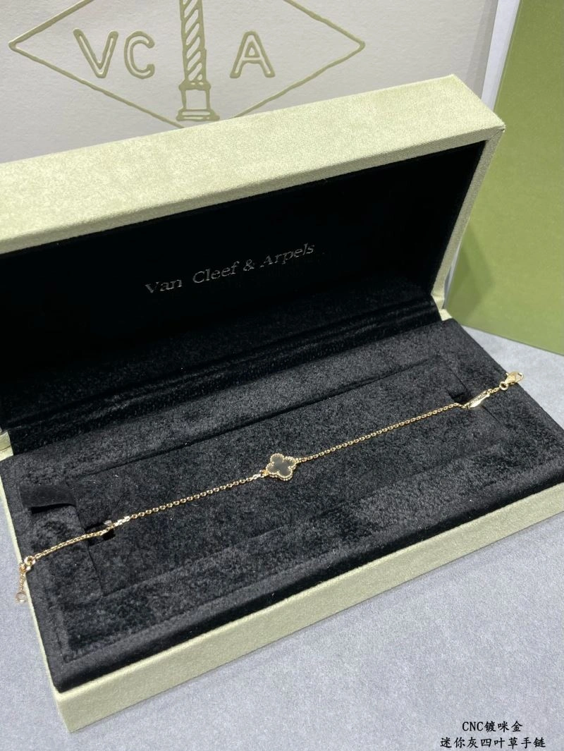 Vca Bracelets Minimalist 255057