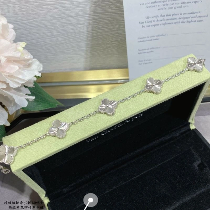 Versatile Vca Bracelets 255056