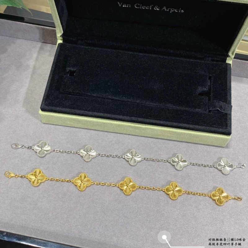 Versatile Vca Bracelets 255056