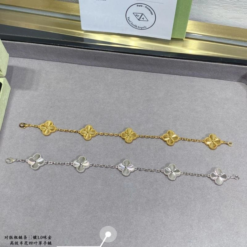 Versatile Vca Bracelets 255056